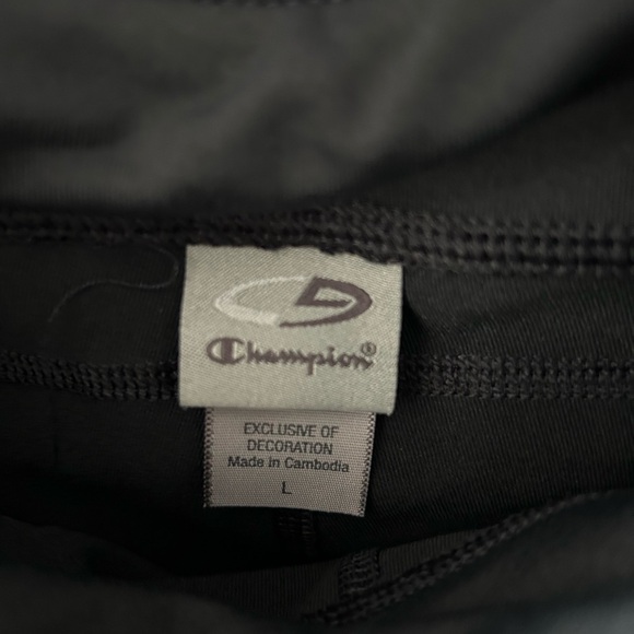 Women’s athletic apparel size Large - Picture 3 of 11